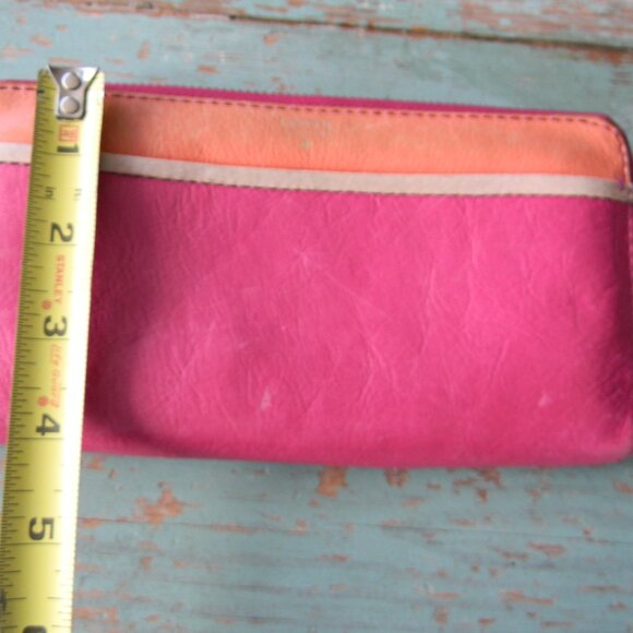 FOSSIL LARGE ZIP AROUND PINK LEATHER WALLET - Picture 2 of 7